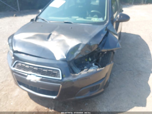 1G1JC5SH4F4187569 Chevrolet luw