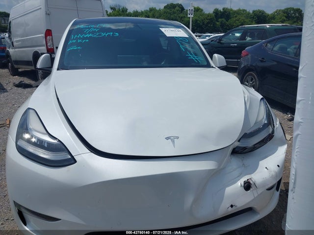 Tesla Model Y 2022 7SAYGDEE5NF317780 Image 11