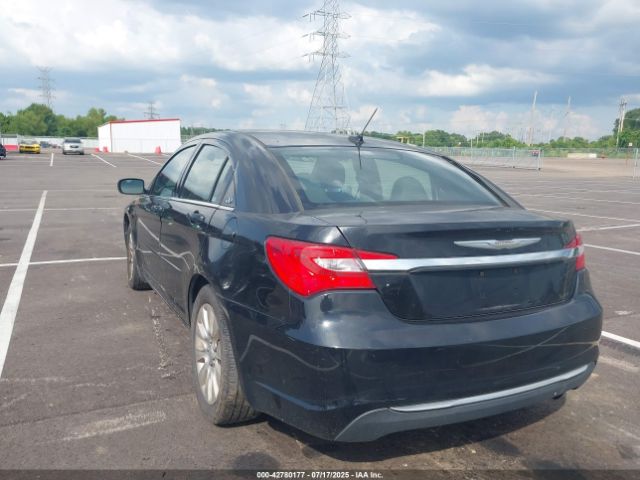 2012 CHRYSLER 200 1C3CCBABXCN157983 Photo 2
