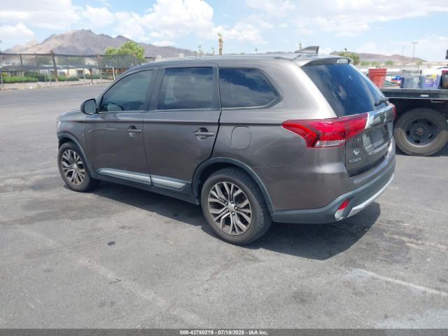 2017 MITSUBISHI OUTLANDER JA4AD2A34HZ070535 Photo 2