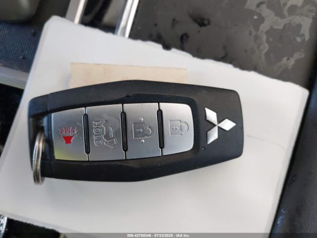 2022 MITSUBISHI OUTLANDER JA4J4UA82NZ046799 Photo 10