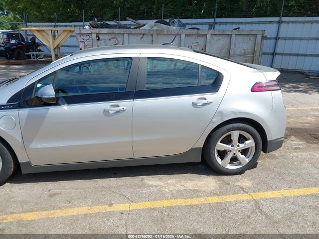 1G1RC6E42EU157146 Chevrolet luu - ffv, e-flex, fam
