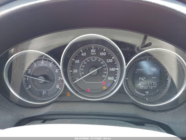 JM1GJ1V62E1130572 Mazda py