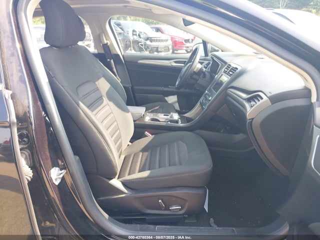 3FA6P0LUXKR109076 Ford 2019