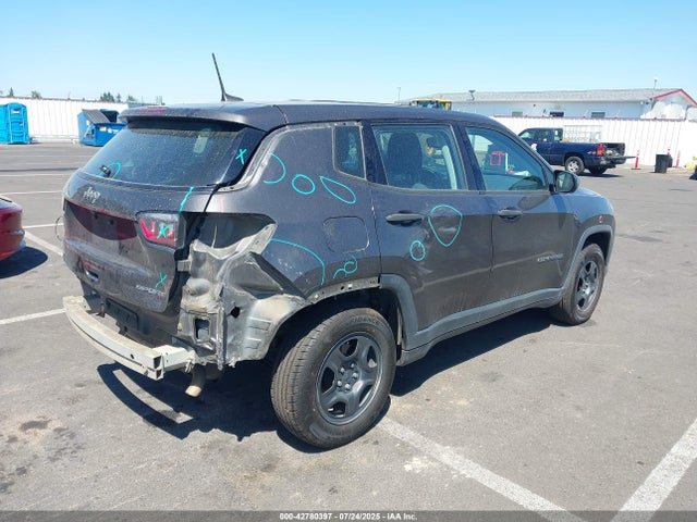 3C4NJCAB6KT658724 Jeep Compass