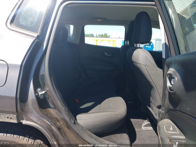 3C4NJCAB6KT658724 Jeep Compass
