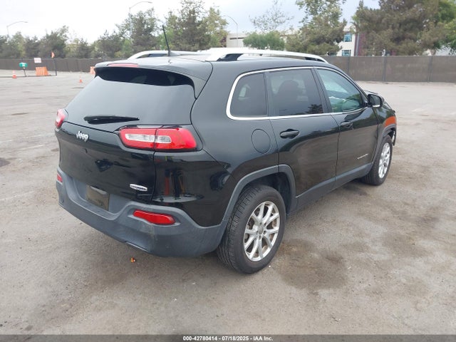 1C4PJLCB5HW668315 Jeep Cherokee