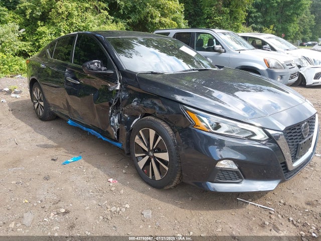 42780567 :رقم المزاد ، 1N4BL4DV5NN378067 vin ، 2022 Nissan Altima Sv Fwd مزاد بيع