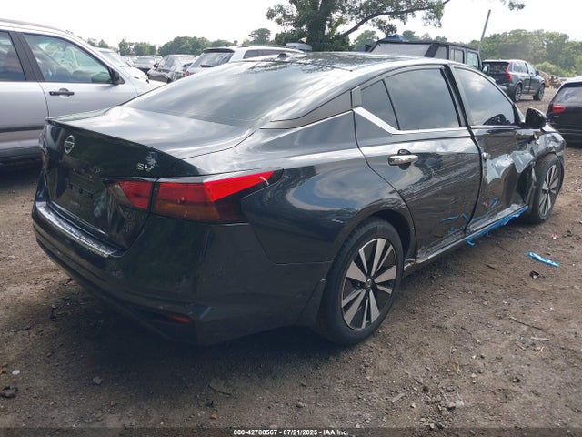 42780567 :رقم المزاد ، 1N4BL4DV5NN378067 vin ، 2022 Nissan Altima Sv Fwd مزاد بيع