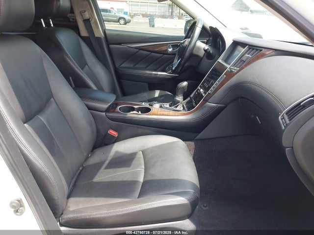 JN1EV7AP6JM358230 Infiniti Q50