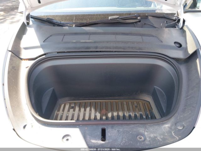 2024 TESLA MODEL Y 7SAYGDEE8RF161465 Photo 9