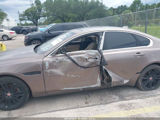 2016 JAGUAR XF SAJBE4BV2GCY08807 Photo 5