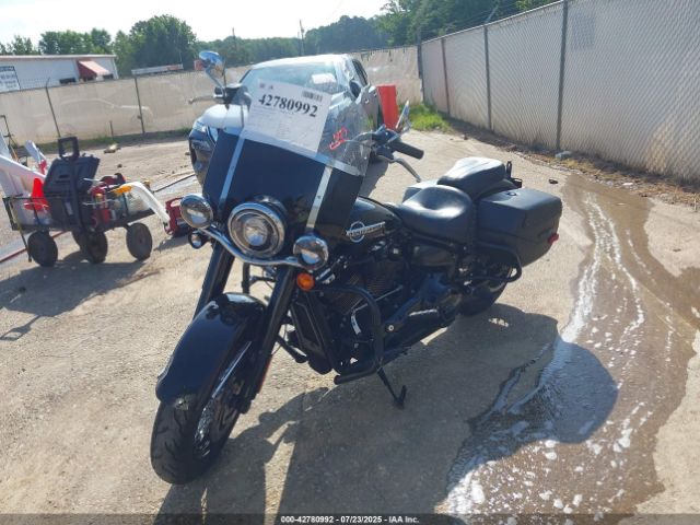 2018 HARLEY-DAVIDSON FLHCS 1HD1YBK17JC075081 Photo 1