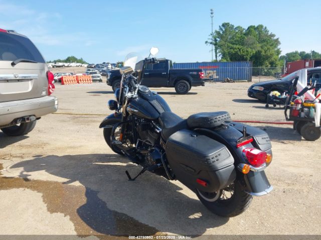 2018 HARLEY-DAVIDSON FLHCS 1HD1YBK17JC075081 Photo 2