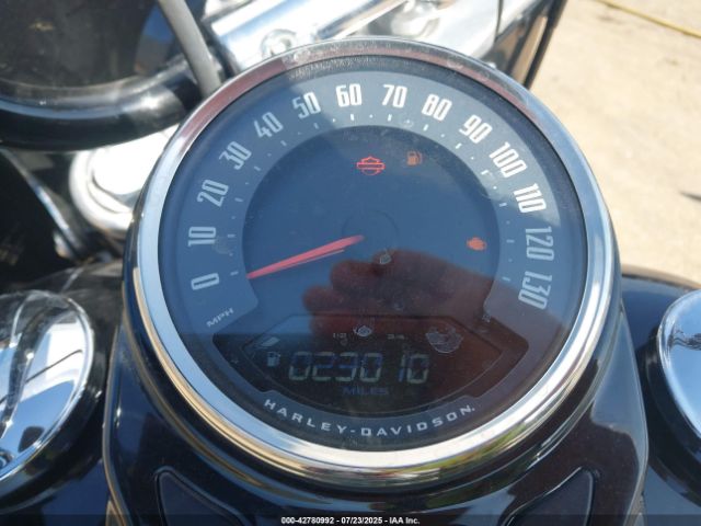 2018 HARLEY-DAVIDSON FLHCS 1HD1YBK17JC075081 Photo 6