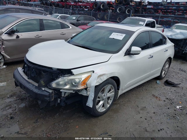 Nissan Altima 2014 1N4AL3APXEC170709 Image 2