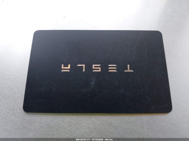 5YJ3E1EA2SF930895 Tesla MODEL 3