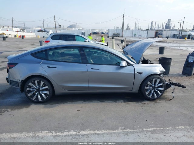 5YJ3E1EA2SF930895 Tesla MODEL 3