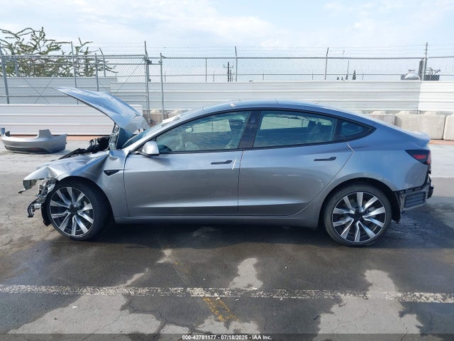 5YJ3E1EA2SF930895 Tesla MODEL 3