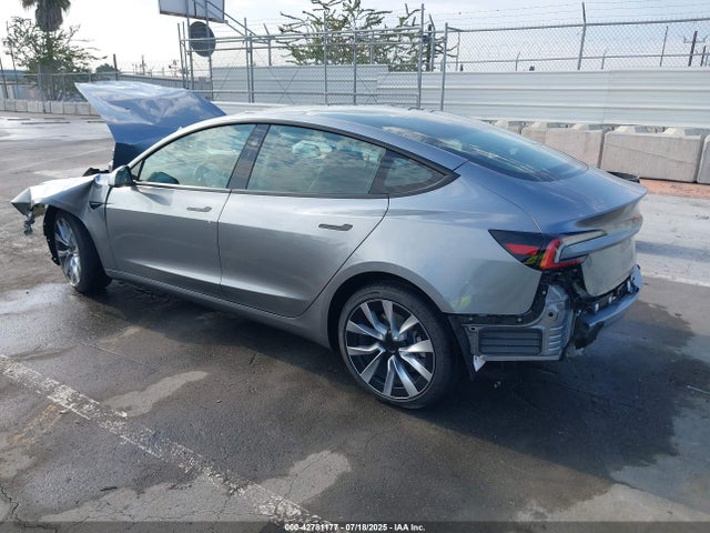 5YJ3E1EA2SF930895 Tesla MODEL 3