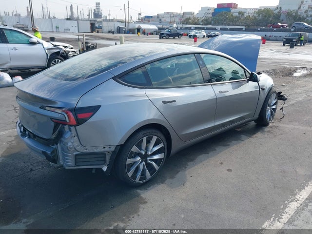 5YJ3E1EA2SF930895 Tesla MODEL 3