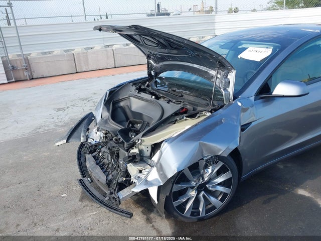 5YJ3E1EA2SF930895 Tesla MODEL 3