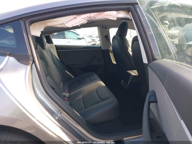 5YJ3E1EA2SF930895 Tesla MODEL 3