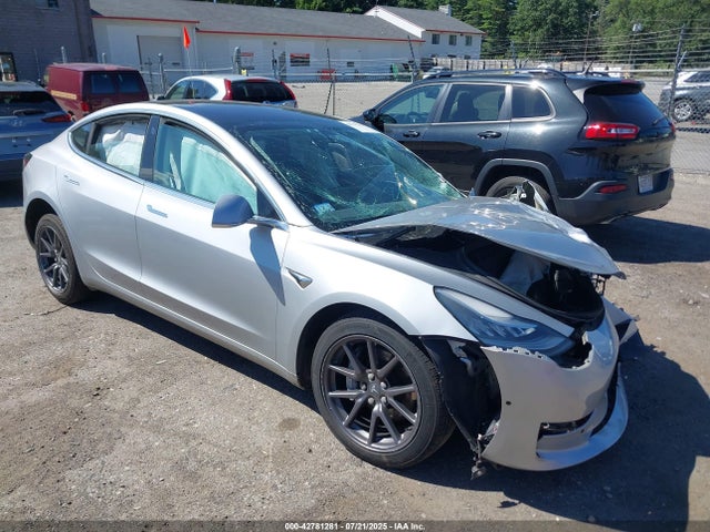 2018 TESLA MODEL 3 5YJ3E1EB8JF104558 Photo 0