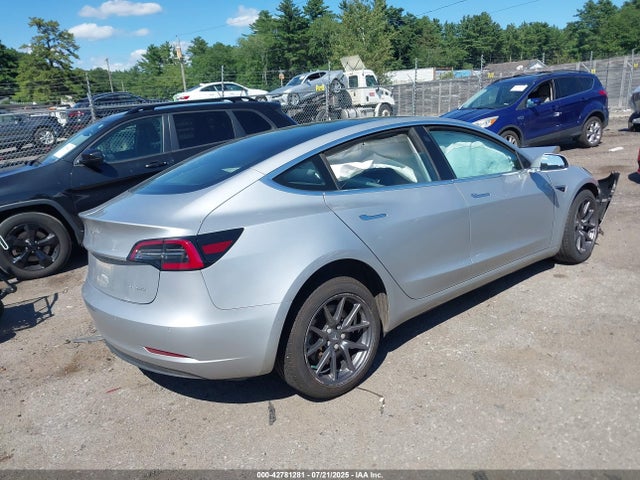 2018 TESLA MODEL 3 5YJ3E1EB8JF104558 Photo 3