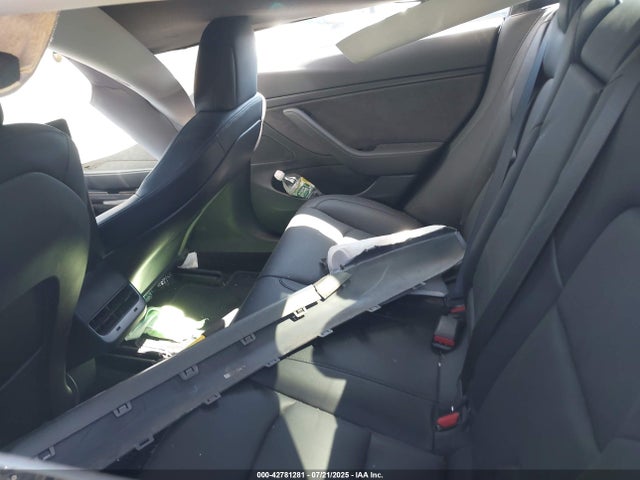2018 TESLA MODEL 3 5YJ3E1EB8JF104558 Photo 4