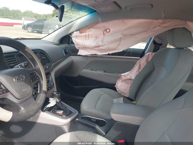 5NPD84LF3HH074318 Hyundai Elantra