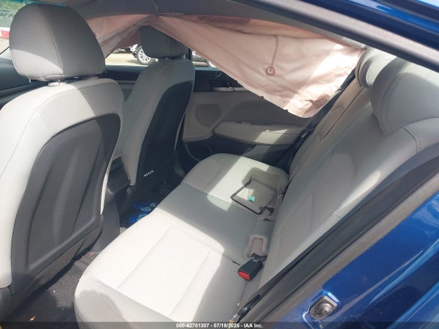 5NPD84LF3HH074318 Hyundai Elantra
