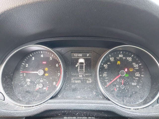 1VWAA7A32JC000176 Volkswagen 2.0 tsi