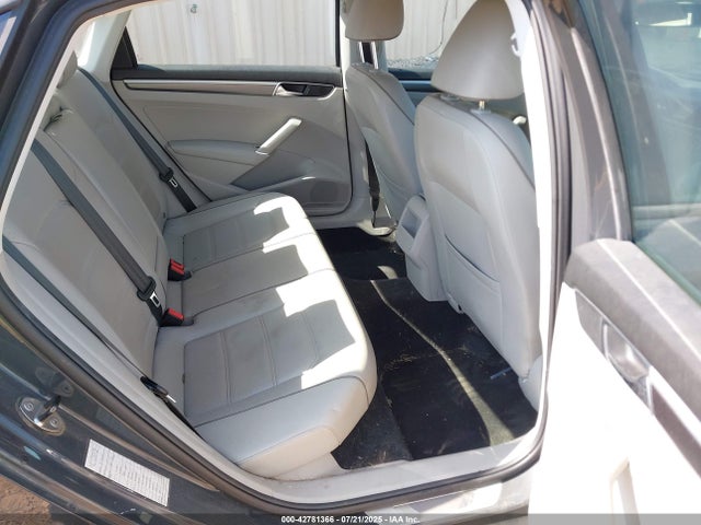 1VWAA7A32JC000176 Volkswagen 2.0 tsi
