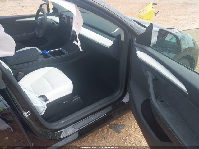 2024 TESLA MODEL Y 7SAYGDEE7RA214959 Photo 4