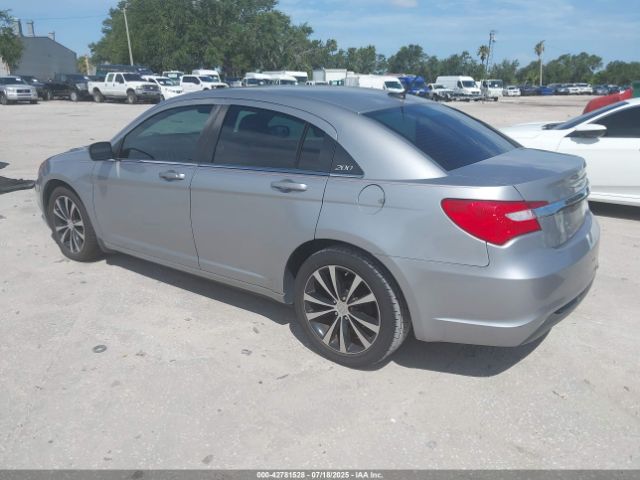 2013 CHRYSLER 200 1C3CCBCG2DN510422 Photo 2