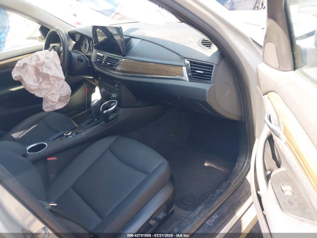 WBAVM5C56FVV94911 BMW X1