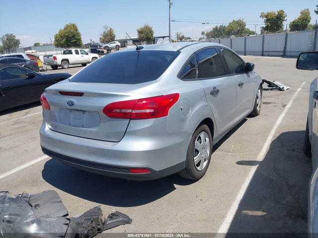 Ford 2.0l gdi 2017 1FADP3E29HL341843 Image 4