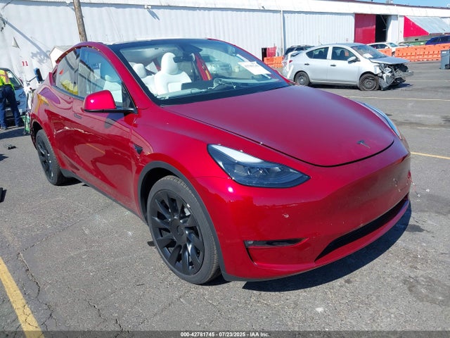 2025 TESLA MODEL Y 7SAYGDEE1SF292498 Photo 0