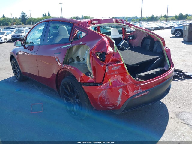 2025 TESLA MODEL Y 7SAYGDEE1SF292498 Photo 2