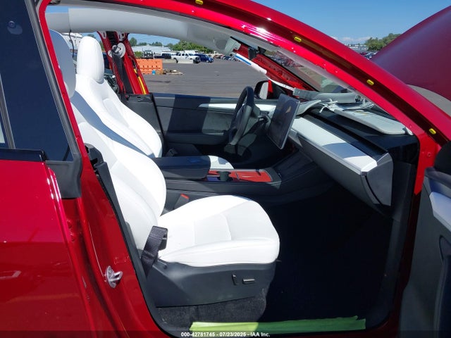 2025 TESLA MODEL Y 7SAYGDEE1SF292498 Photo 4