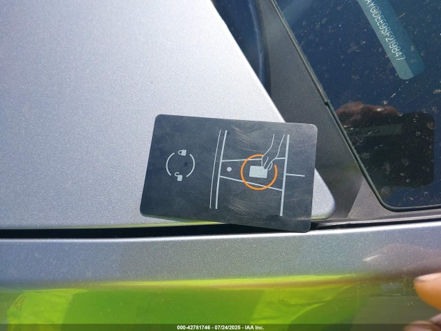 2025 TESLA MODEL Y 7SAYGDEE9SF219847 Photo 10