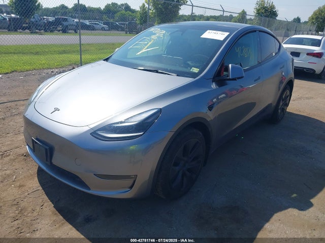 2025 TESLA MODEL Y 7SAYGDEE9SF219847 Photo 1