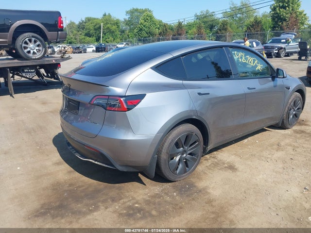 2025 TESLA MODEL Y 7SAYGDEE9SF219847 Photo 3