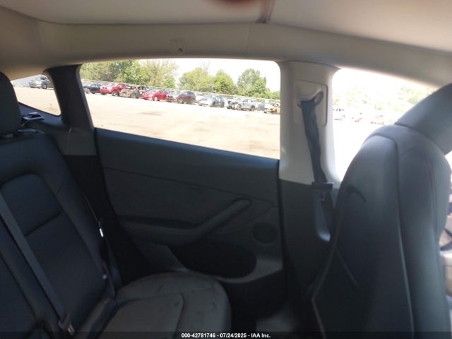 2025 TESLA MODEL Y 7SAYGDEE9SF219847 Photo 7