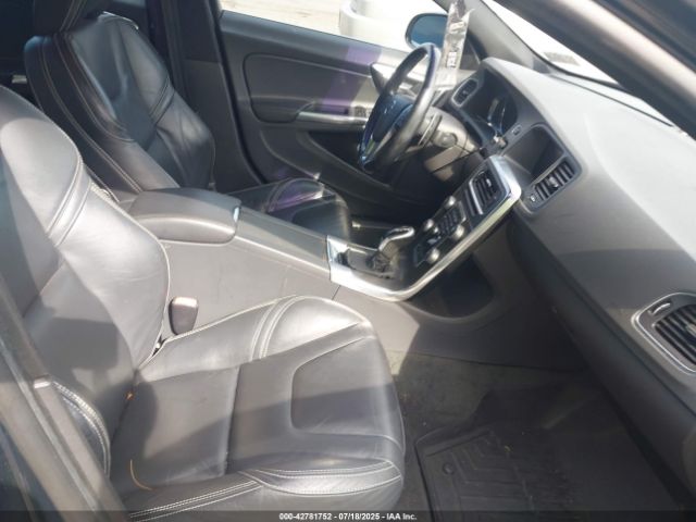 2015 VOLVO S60 YV126MFB9F1299878 Photo 4