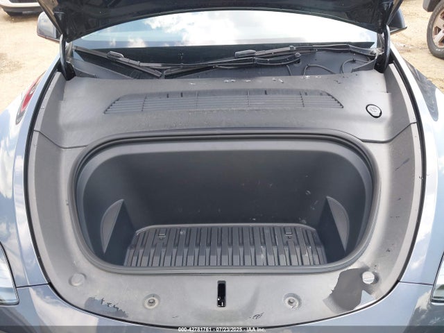 Продажа на аукционе авто 2024 Tesla Model Y Long Range Dual Motor All-wheel Drive, vin: 7SAYGDEE2RA273241, номер лота: 42781761