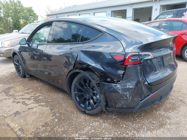 Продажа на аукционе авто 2024 Tesla Model Y Long Range Dual Motor All-wheel Drive, vin: 7SAYGDEE2RA273241, номер лота: 42781761