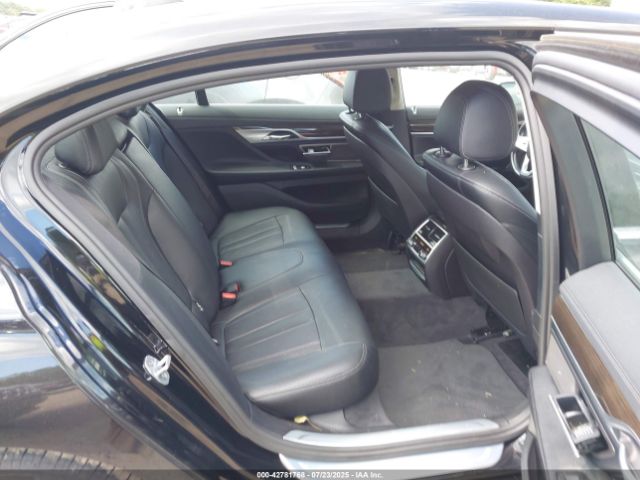 2018 BMW 740I WBA7E4C50JGV23992 Photo 7