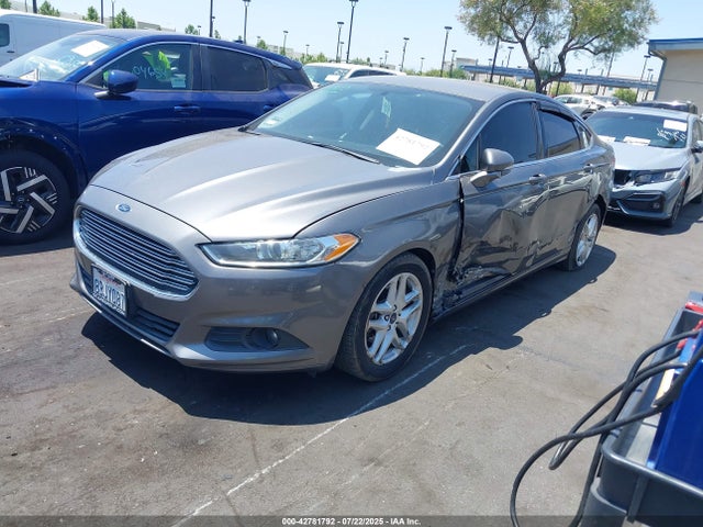 3FA6P0HD5ER188105 Ford Fusion